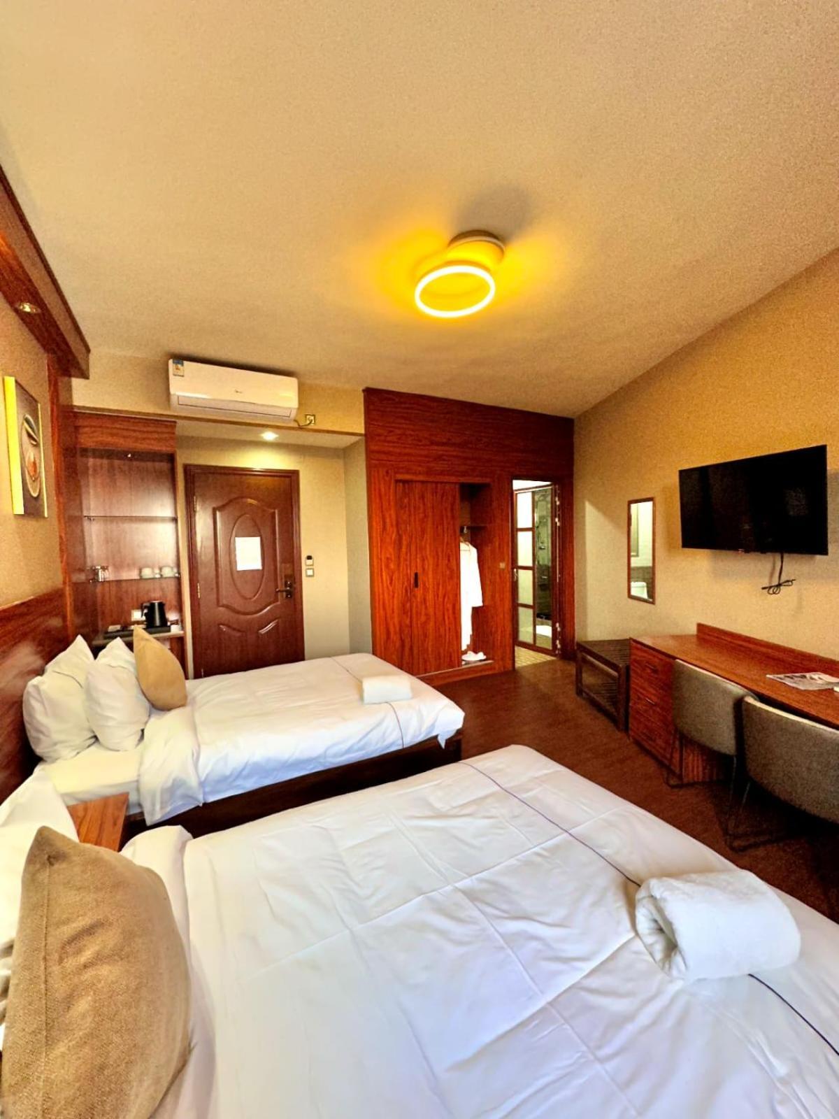 Atmosphere Hotel & Spa Ανταναναρίβο Εξωτερικό φωτογραφία